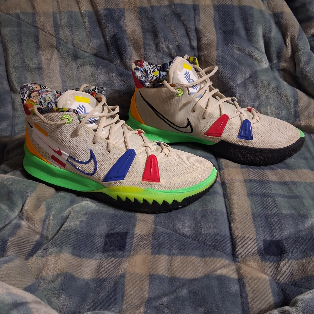 Nike Kyrie 7 "Visions" sneaker in the Light Bone/Multicolor colorway. 